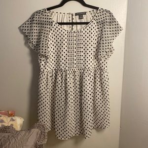 Black and white textured maternity shirt- silky lining.